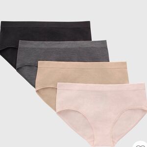 Hanes Seamless Comfort Briefs in Black, Gray, and Cream